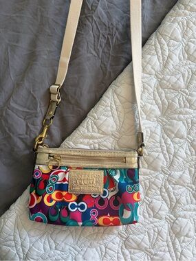 Coach Poppy Pop C Glam Graffiti Crossbody/Multi Colors Gold